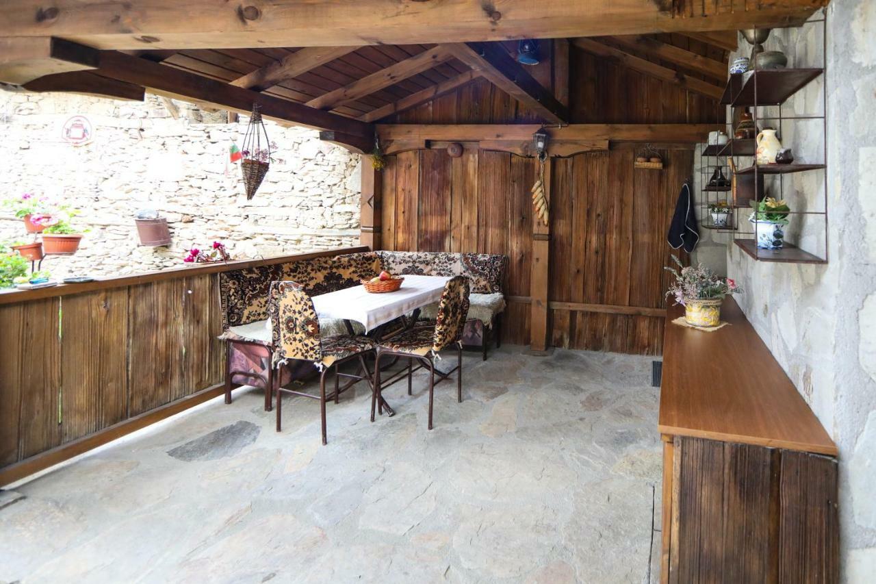 莱什顿 Тодорината Къща酒店 外观 照片