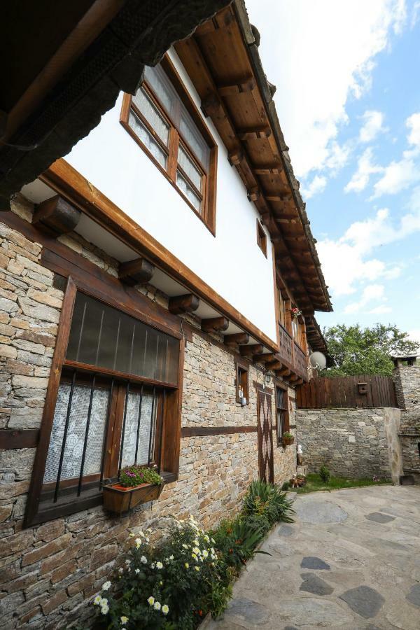 莱什顿 Тодорината Къща酒店 外观 照片